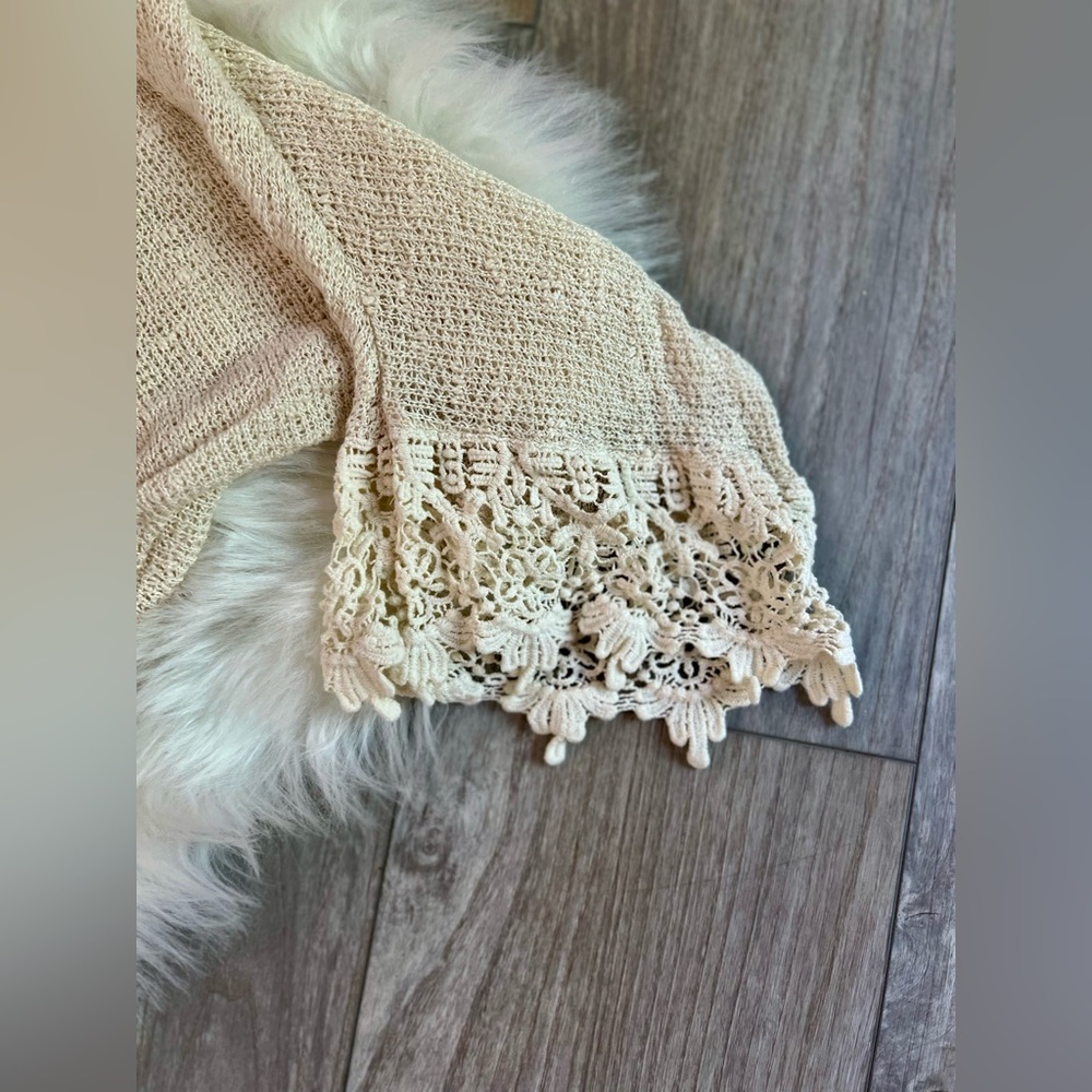 COCO + JAMESON | Elegant Cream Crocheted Shrug Sweater Wrap (XL) - Picture 3 of 7